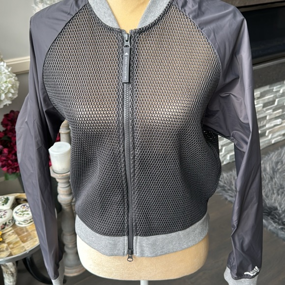 Adidas by Stella McCartney Cropped Warm up Jacket Size Medium. Gray color. - Picture 2 of 10